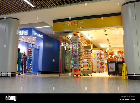 frankfurt airport shopping stores.